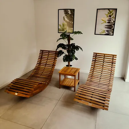 Karkonoska Miejscowka Centrum Park * شكلارسكا بوريبا